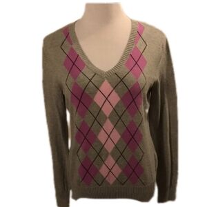 Izod v-neck argyle sweater